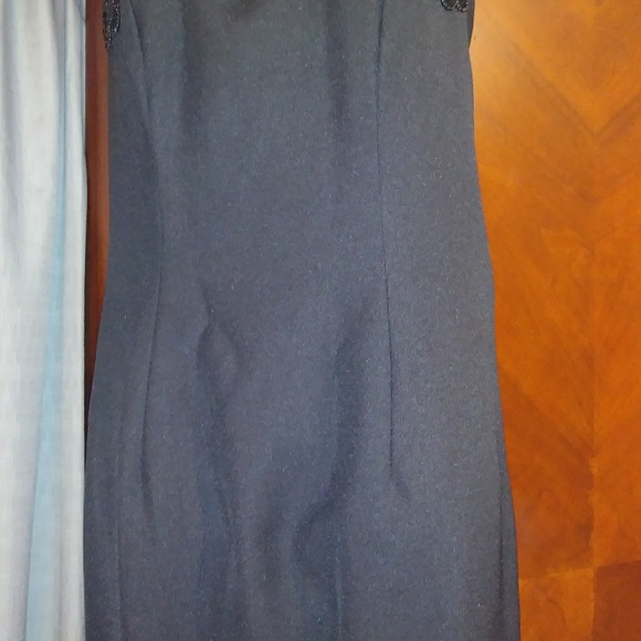 Dress - Picture 7 of 8